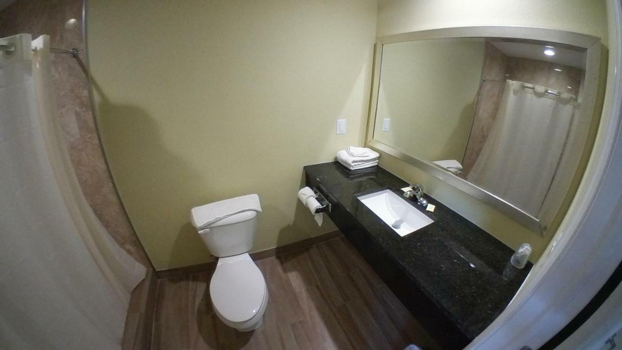 Travel Inn Of Riviera Beach Ngoại thất bức ảnh